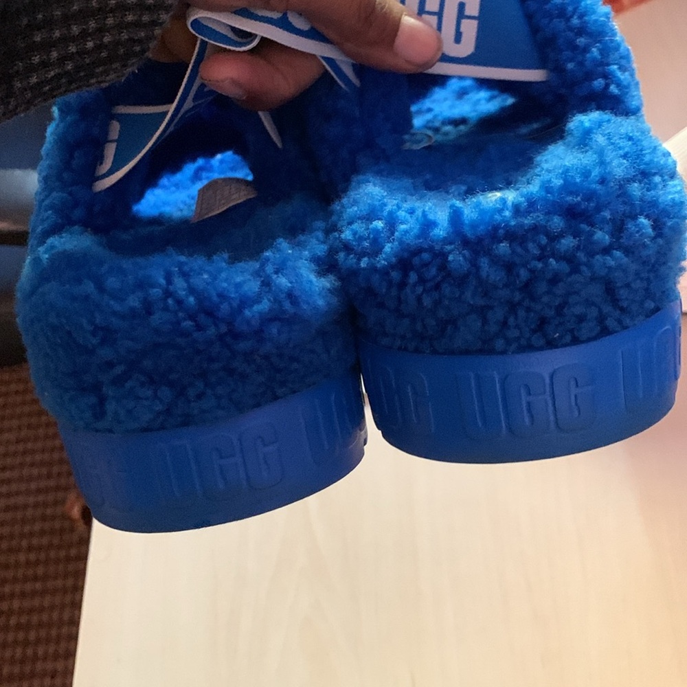 Ugg. Flash $55 - image 4